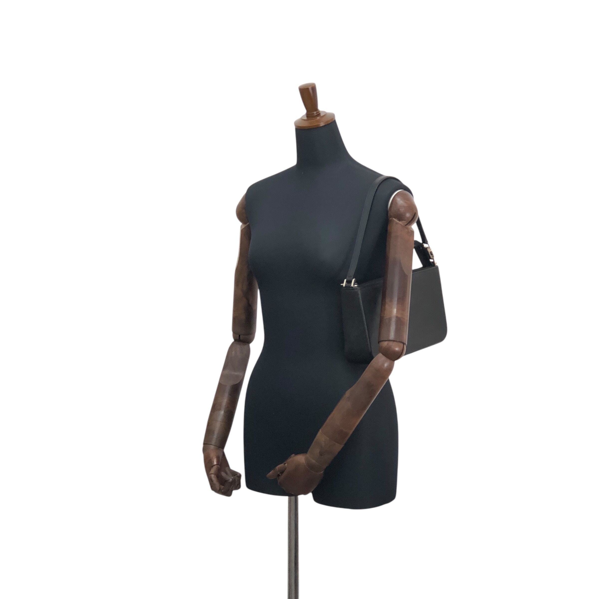 BURBERRY バーバリー ハンドバッグ ブラック ロゴ レザー ワン