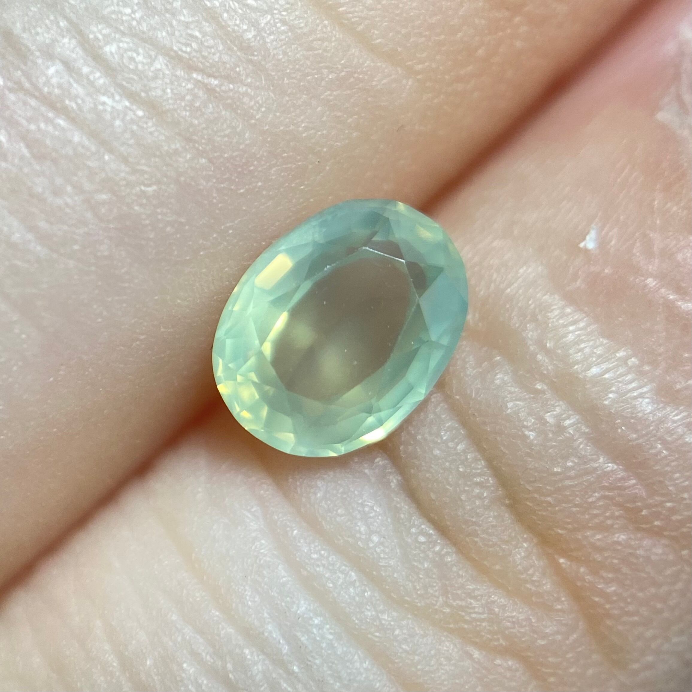 優しいシルキーイエローサファイア2