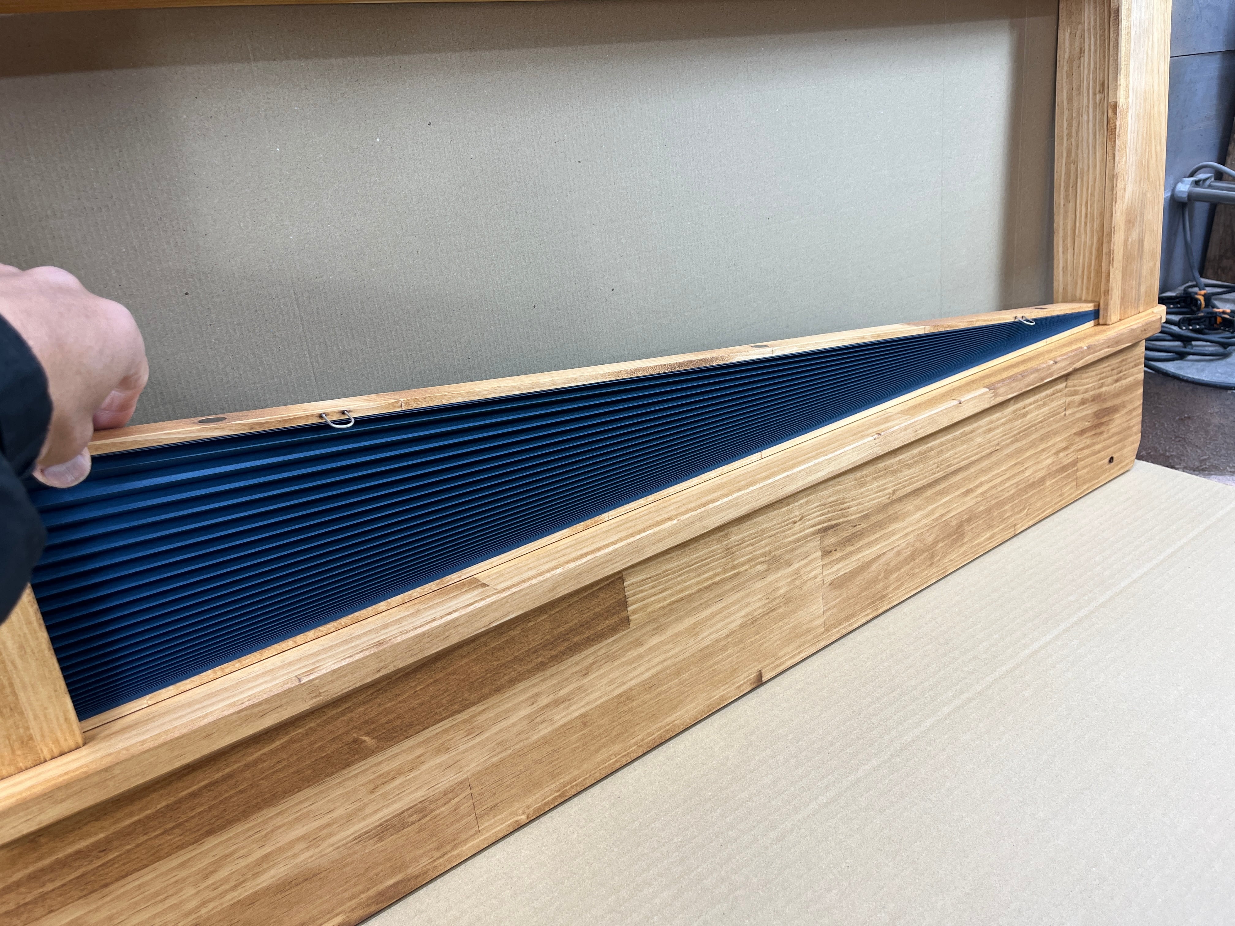 在庫のみで販売終了【N-VAN】リアゲート窓枠（断熱遮光ブラインド付き