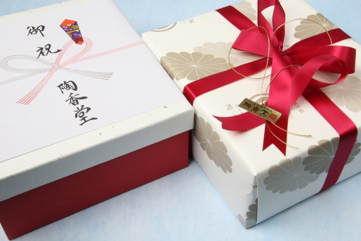 été Girls Donʼt Cry 有田焼 陶器 ケース 2個セット ① ティー用品 「茶器セット 金彩 藤 木箱付」 金龍窯 江口天童 有田焼