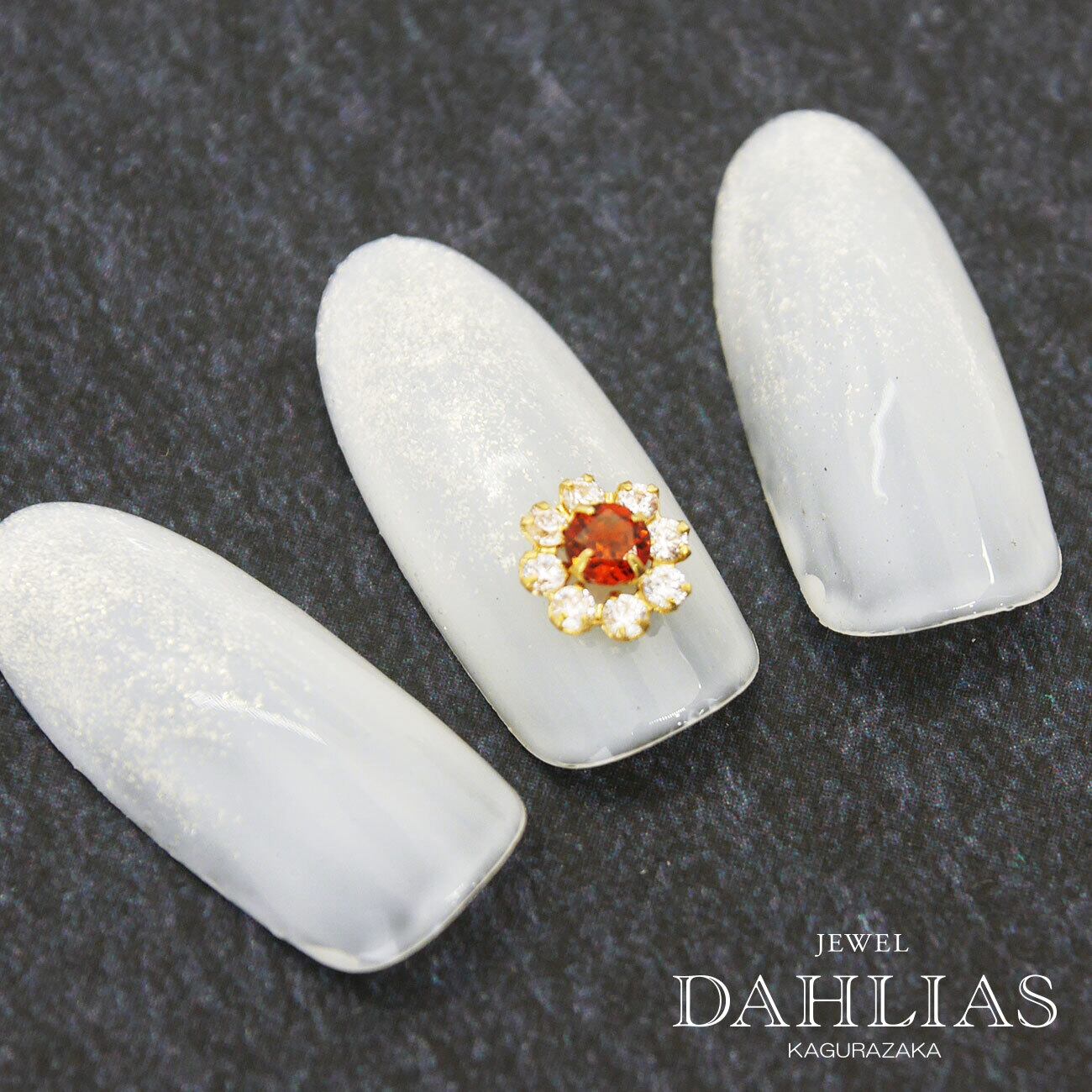 ネイルパーツ ハンドメイドパーツ】フラワー K18 天然ガーネット