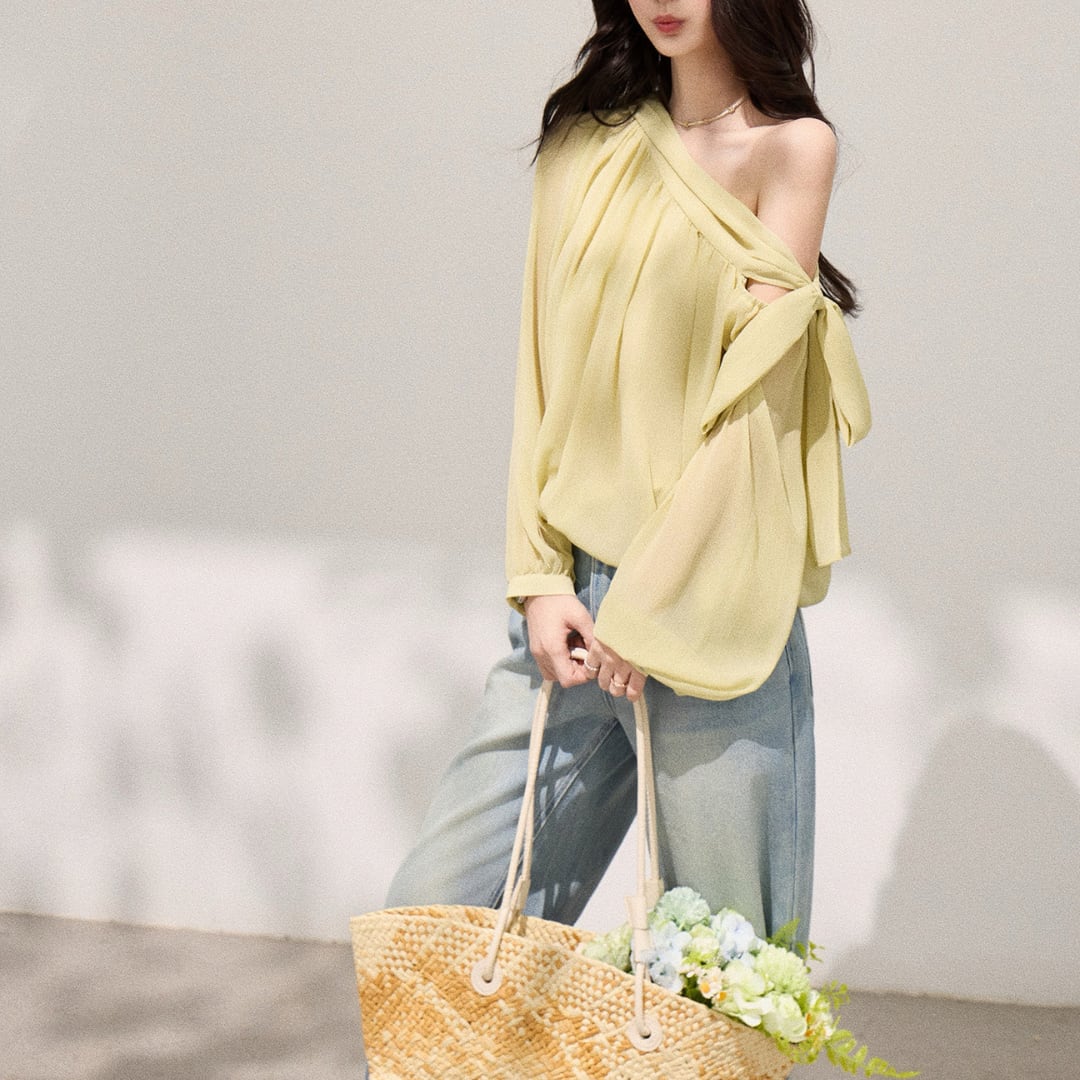 アシンメトリーネックリボンデザインブラウス A38