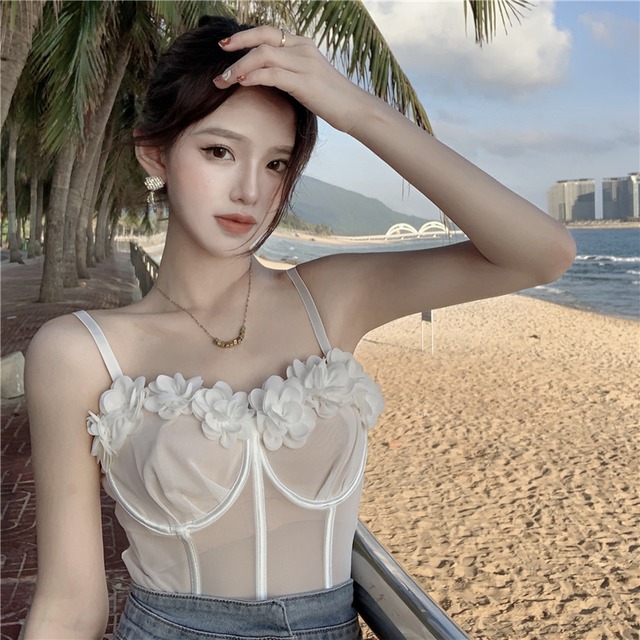 サマーショートスタイルホワイトトップス 夏物 ピュア フラワーデザイン ブラックストロベリース83979046246