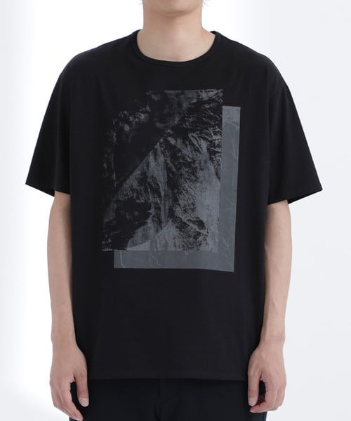 Opus Inn × STUDIOUS "Mono Tone Lyric Print T-Shirt"