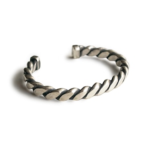 TWISTED BANGLE Silver925