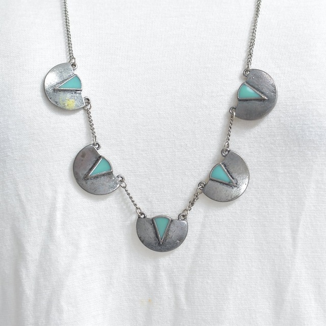 Plate Necklace 半円形プレート 三角形装飾 エンドレスチェーン ネイティブ調 放射状模様 ヴィンテージ ビンテージ 古着 メンズ シルバー