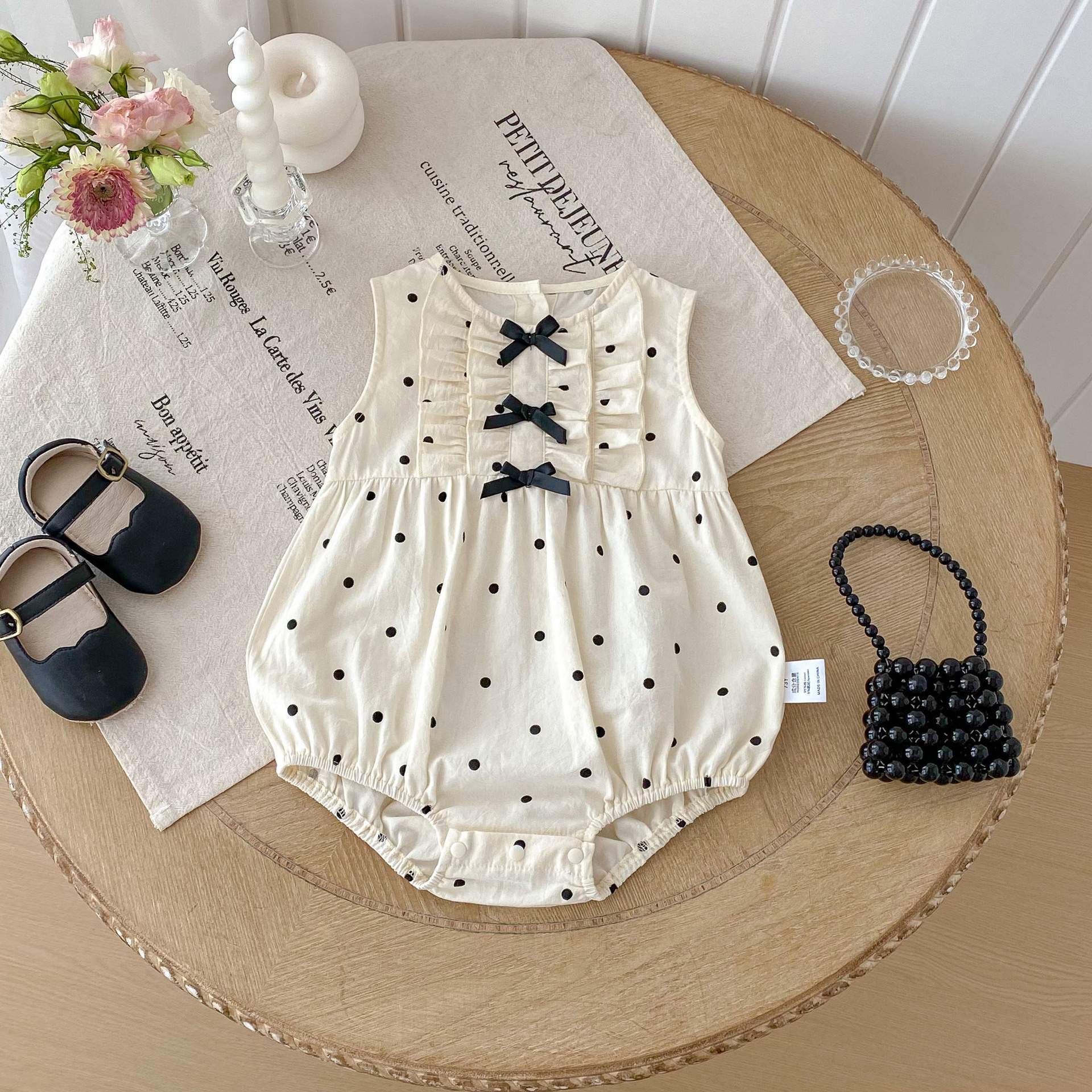 リボンフリルドットロンパース
