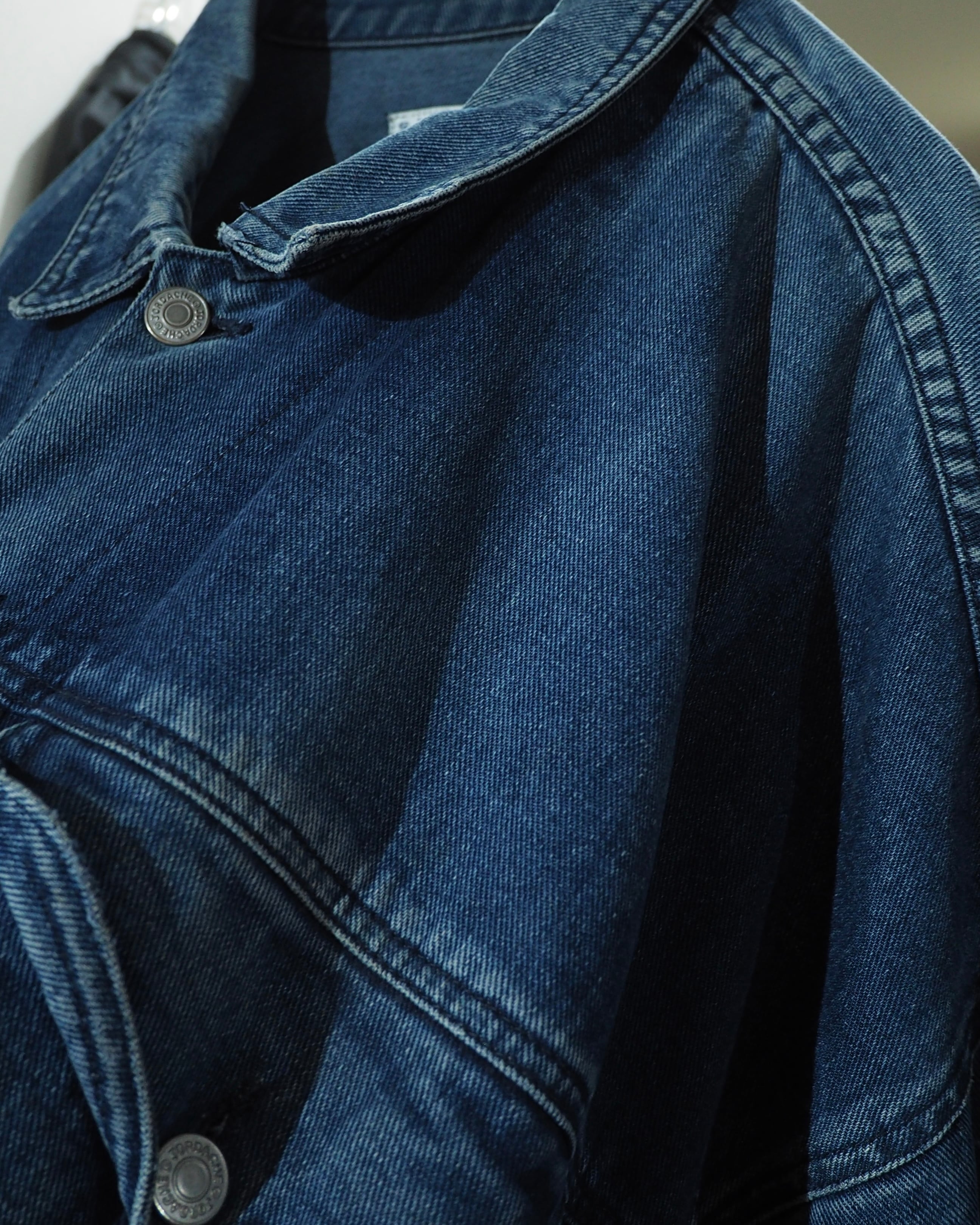 1990s " JORDACHE " Beautiful Fade Indigo Blue × Over silhouette vintage Denim Tracker jacket