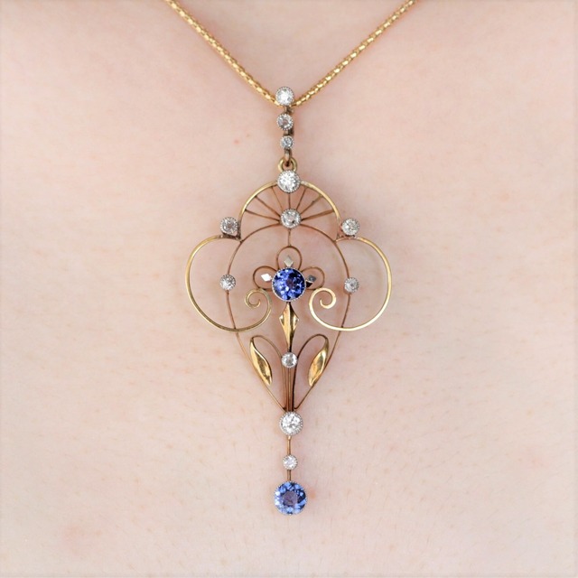 Montana Sapphire Diamond Pendant 　モンタナ・サファイア　＆　ダイヤモンド　ペンダント