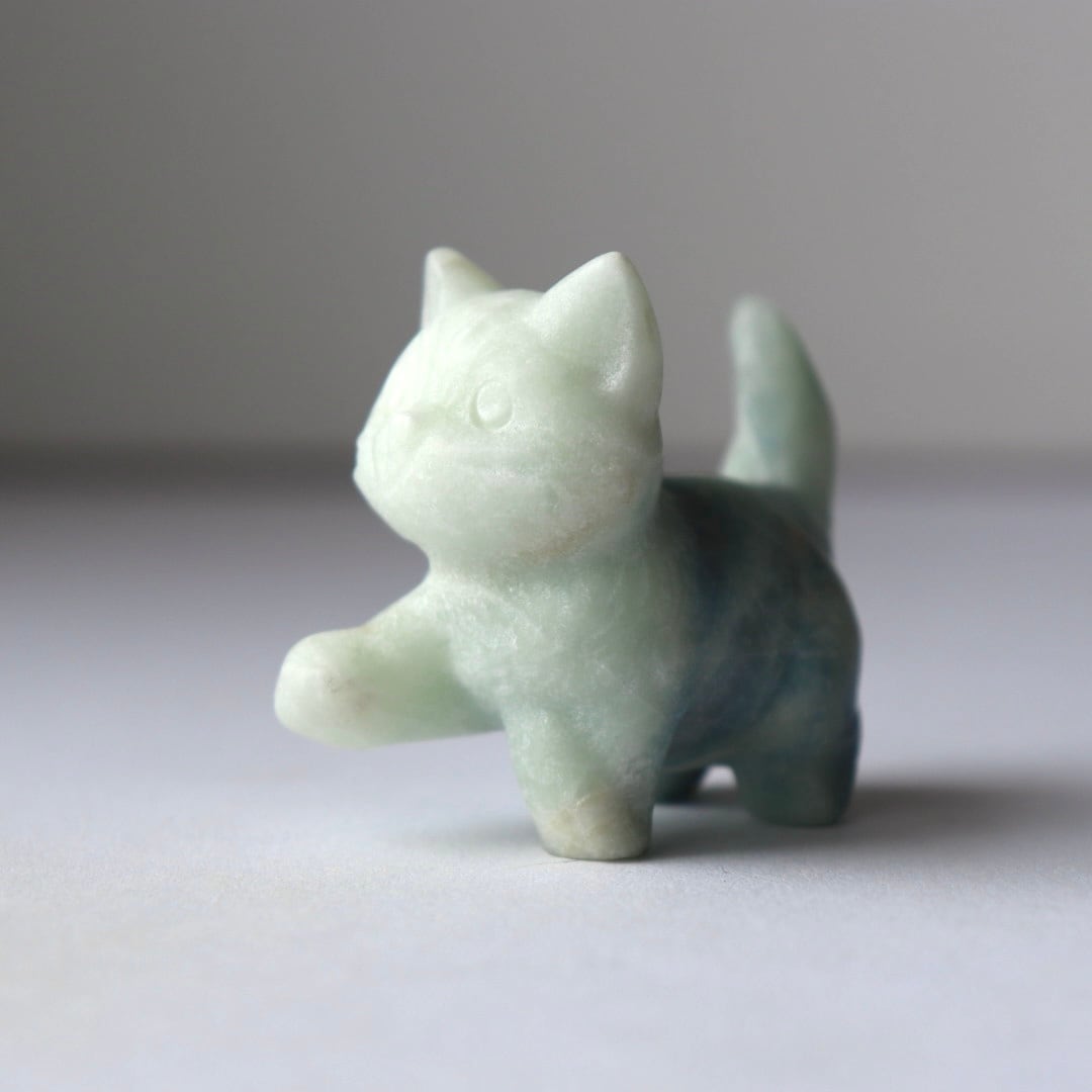 ブルーアラゴナイトのねこ