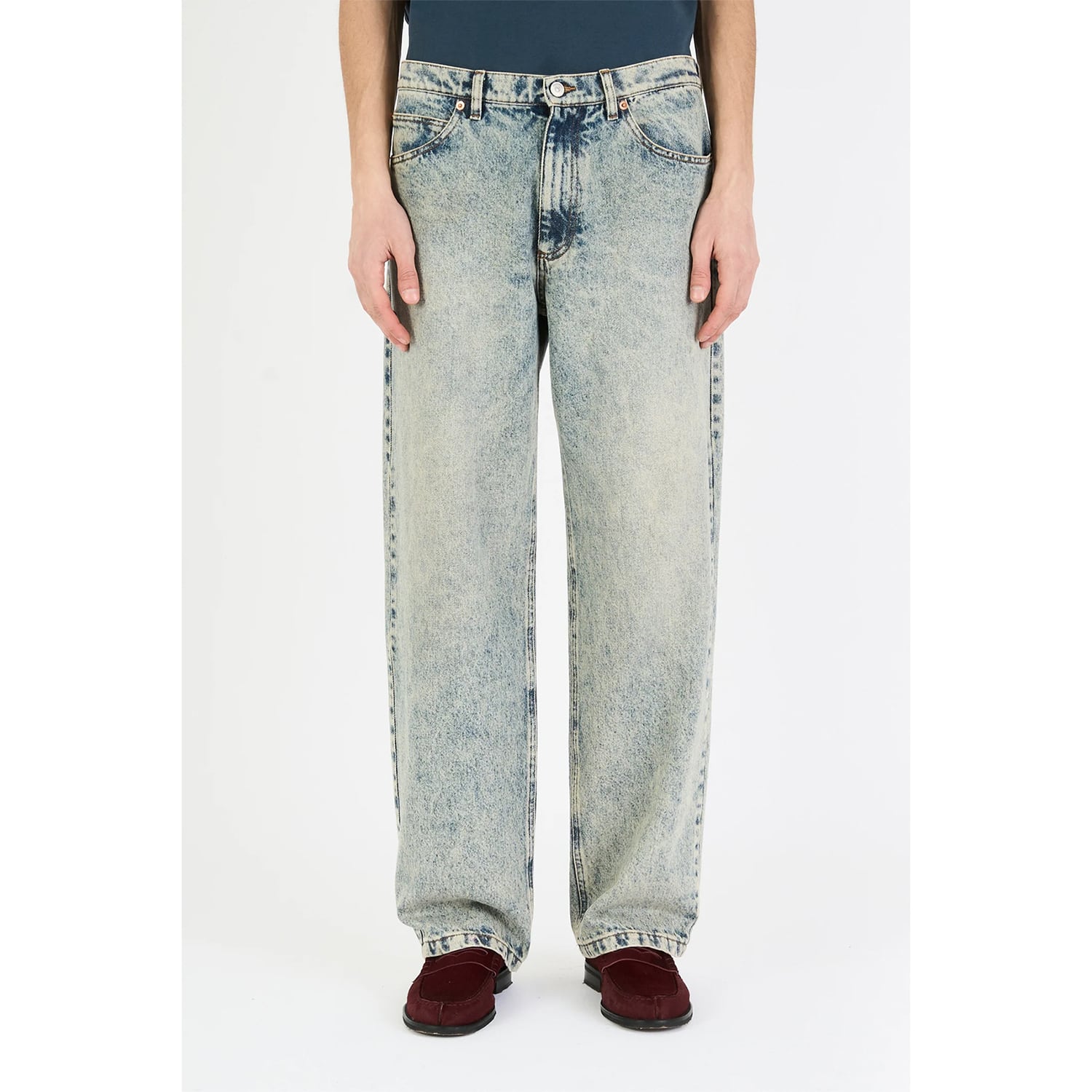 UNEEK BASEMNT - Discover independent style.