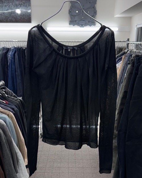 SS2003 GUCCI BY TOM FORD PLEATED TOP