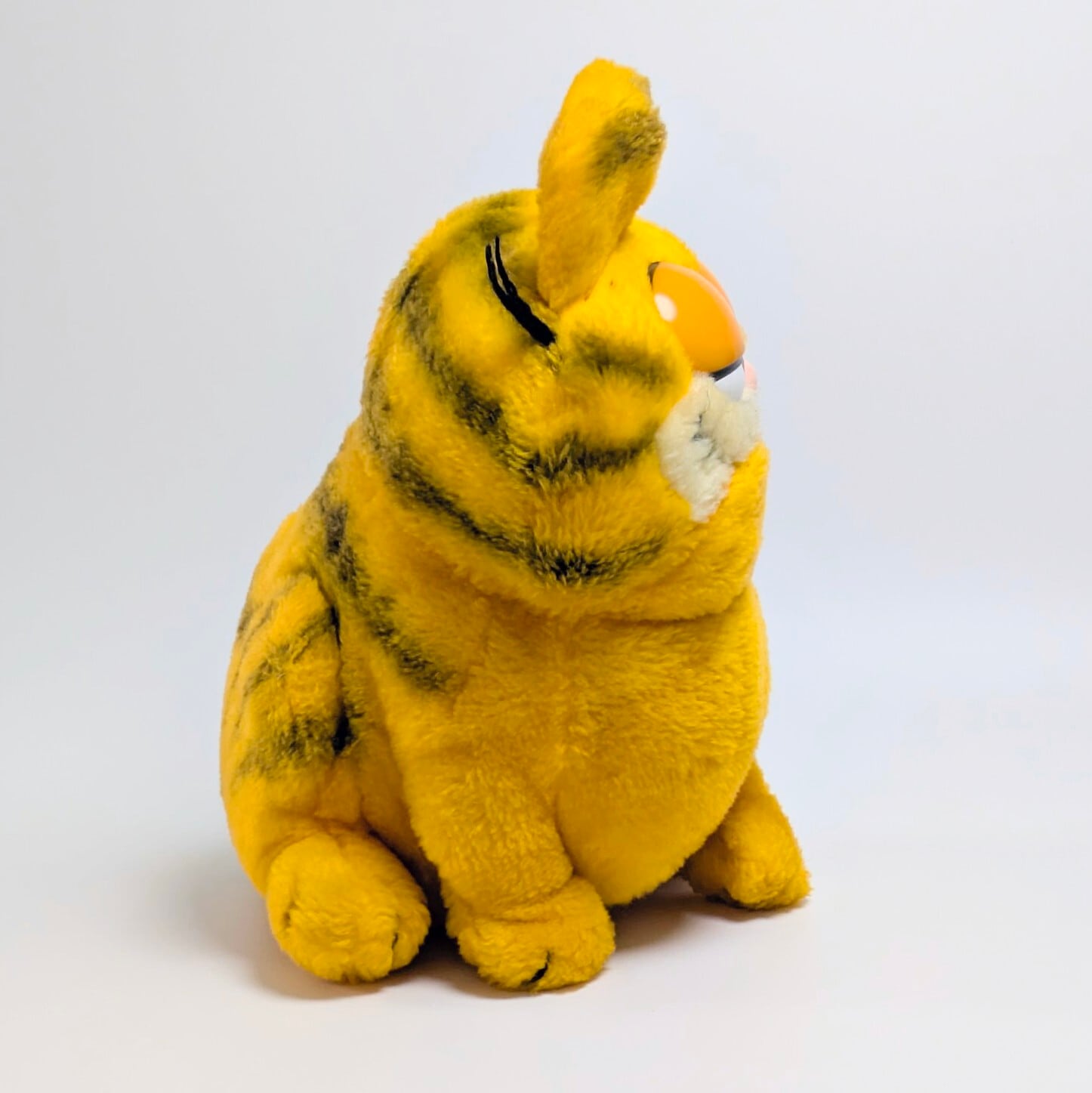 VINTAGE 1980年代初期 ☆【 Garfield ( ガーフィールド ) 】『 ガーフィールド / おすわり左向きM 』ぬいぐるみ プラッシュ plush 1980年代年製 〚アメリカン雑貨 アメトイ〛