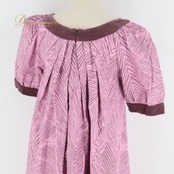 フラダンス 衣装 ワンピース ドレス ピンク系 メネフネプランテーション 日本製 ハワイアンプリント アロハ フラ ダンス MENEHUNE PLANTETION レッスン 練習 ハワイアン 半袖 華やか 鮮やか かわいい おしゃれ 淡色 ベロア ブラウン系 ピンク 茶 練習着 ドレスアップ プリンセス 可愛い服 レディースファッション 夏服 ガーリー デザイン