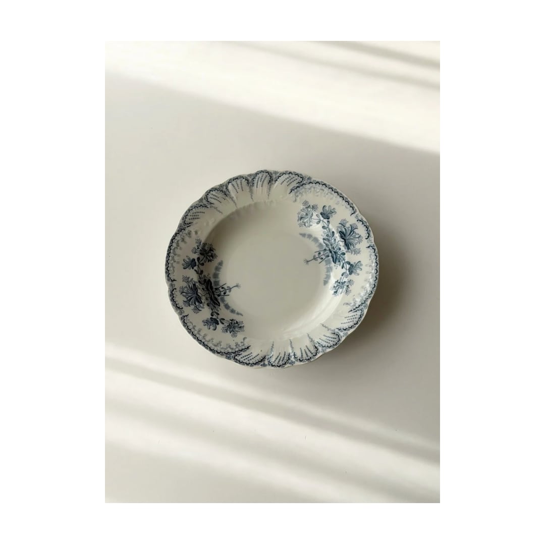 Saint amand サンタマン / “REGENCE” レリーフの美しい深皿プレート b