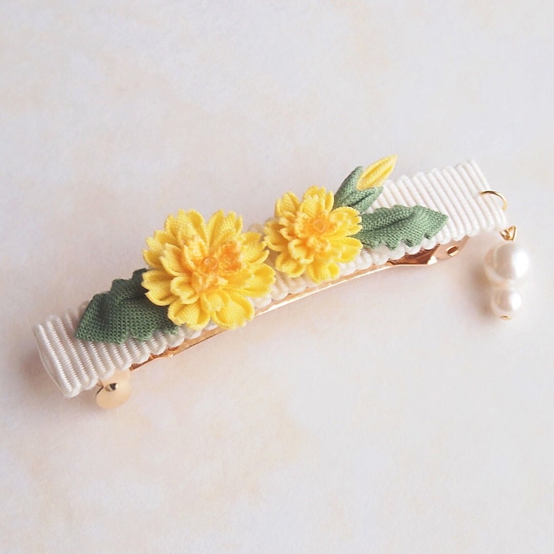 つまみ細工 たんぽぽのバレッタ 】---- フラワー/誕生日/記念日