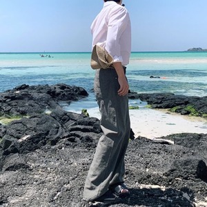 リネンライク薄軽ストレートカジュアルパンツ　0748