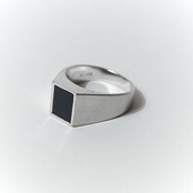 BLACK STONE RING