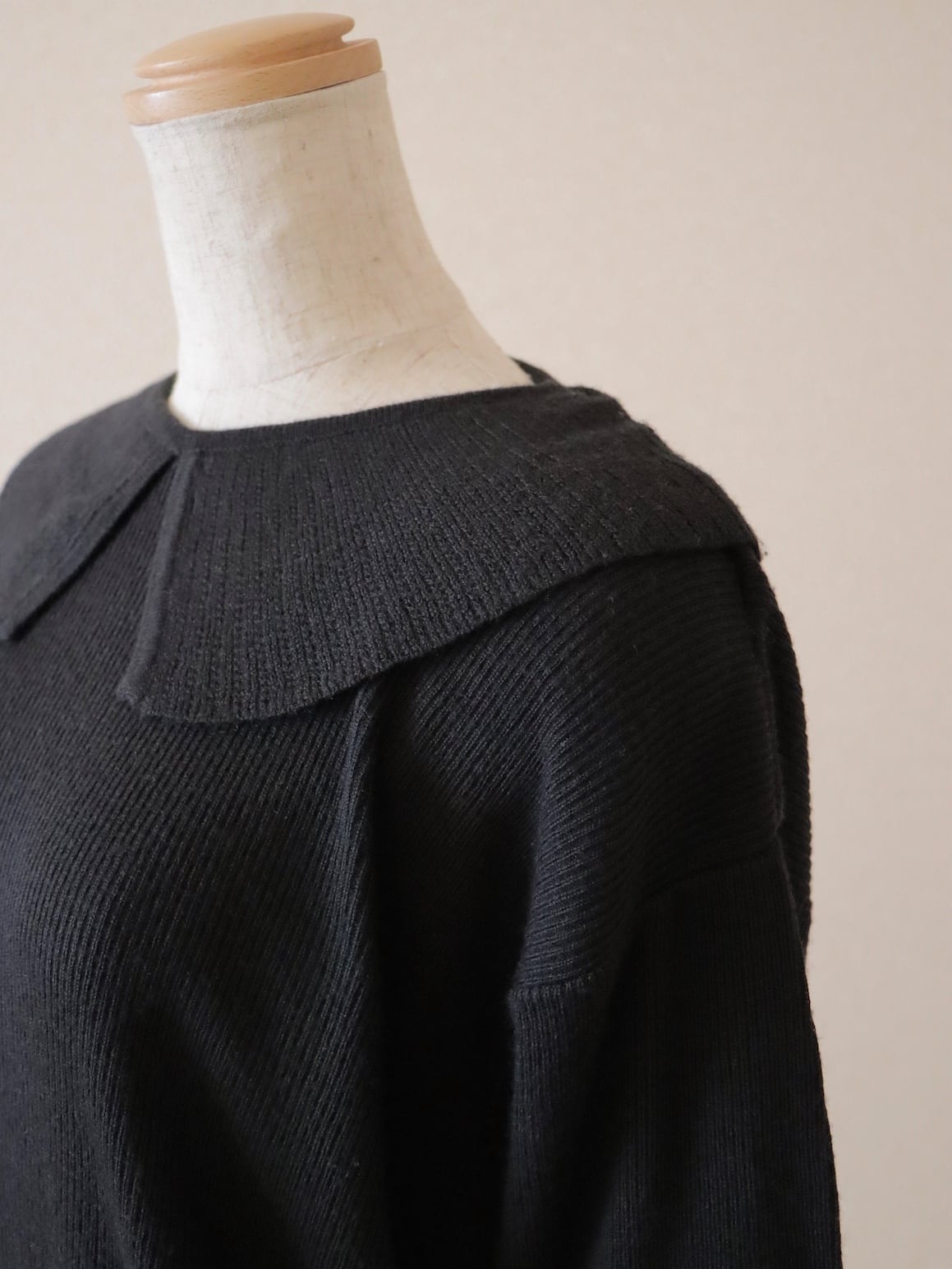 ●made in ITALY cashmere collared design black color knitted sweater