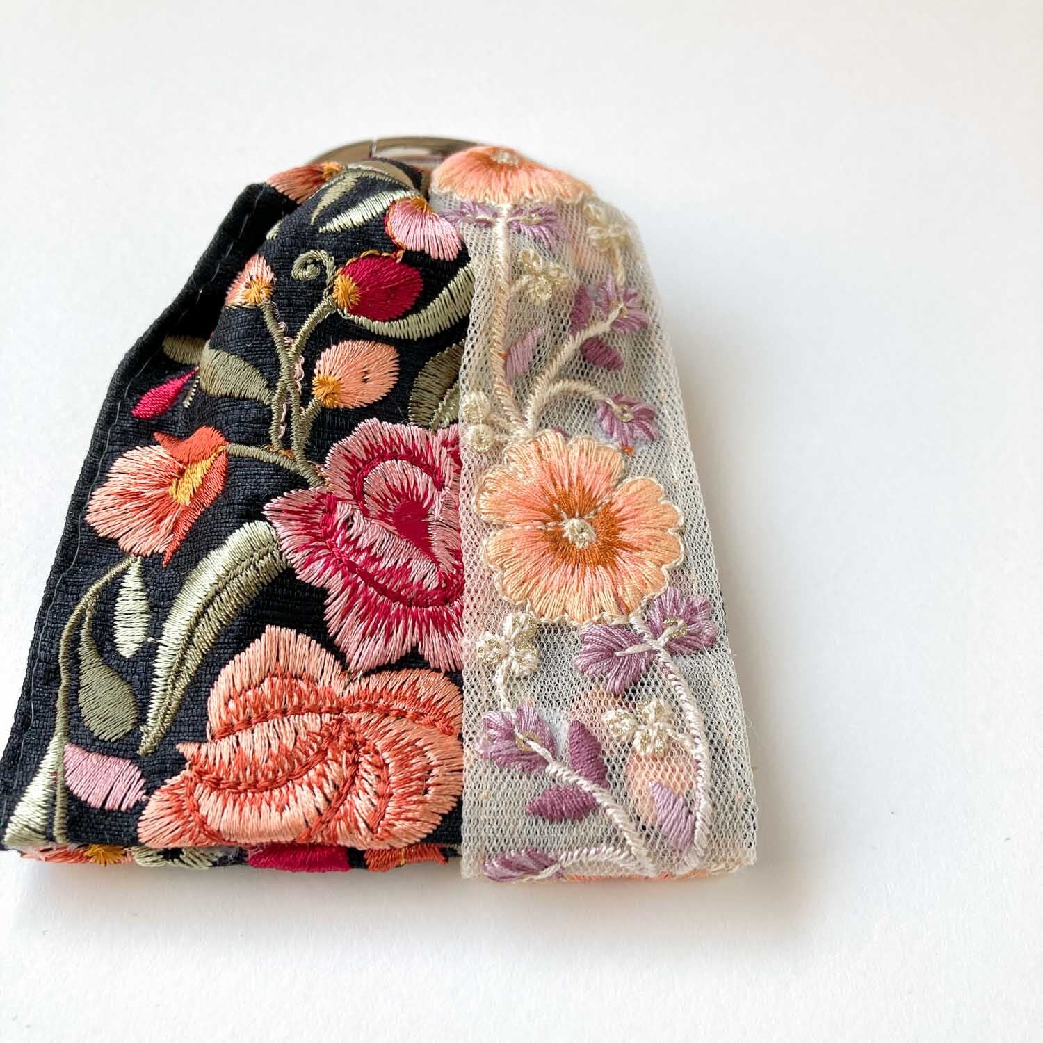 インド刺繍リボンのバッグチャーム | Dua-アクセサリーパーツショップ