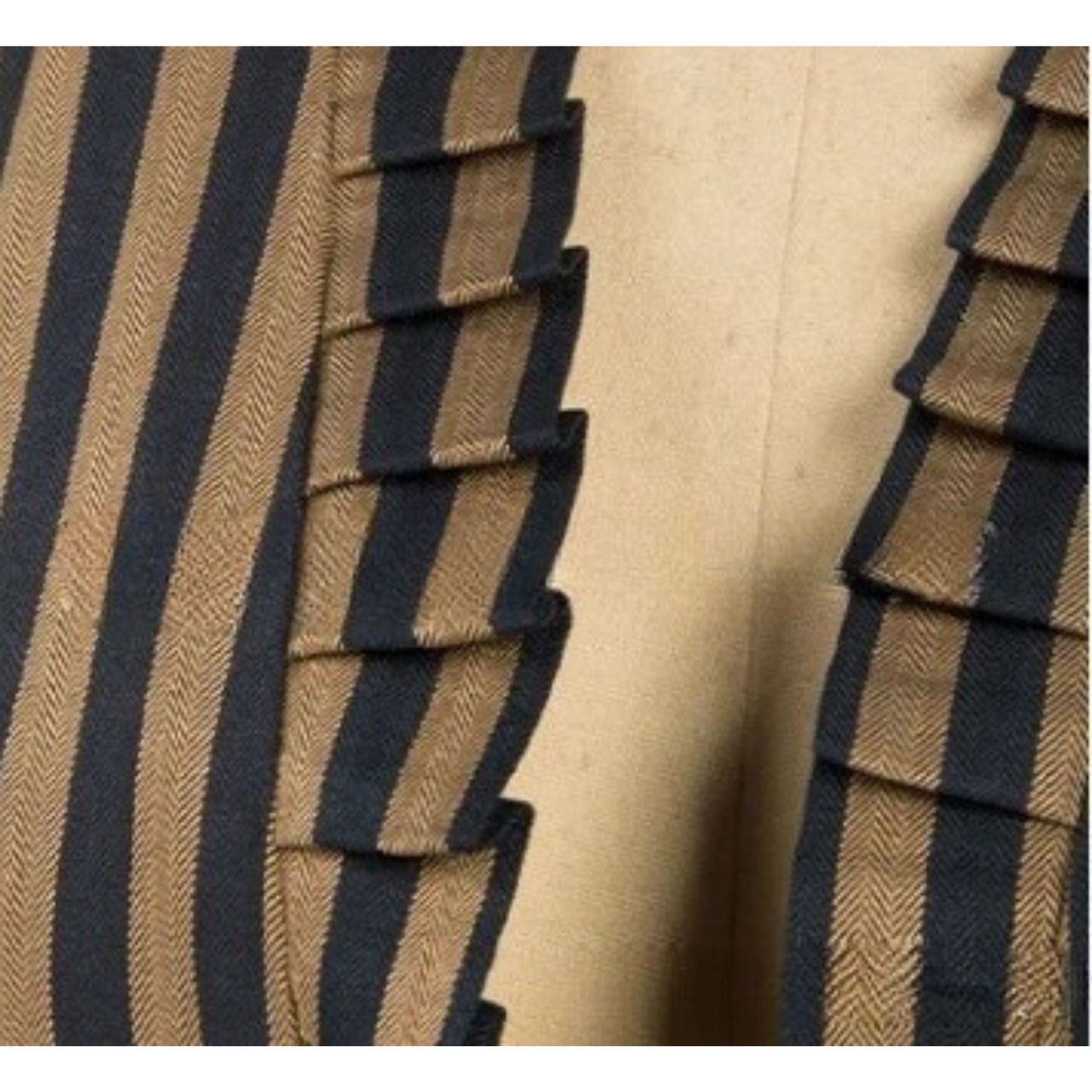 タイムパラドックス　ストライプガウン　M24179