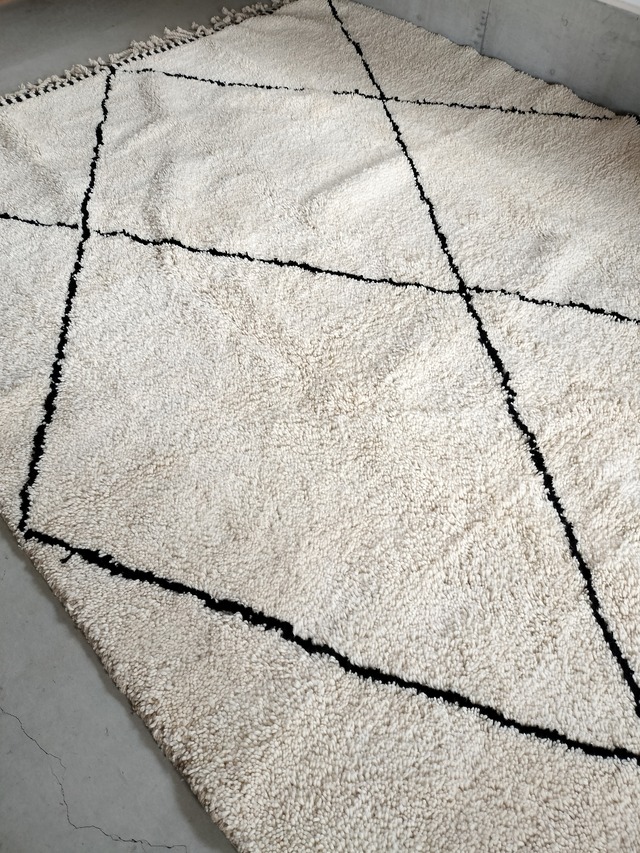 Moroccan rug 290✕214cm No.445