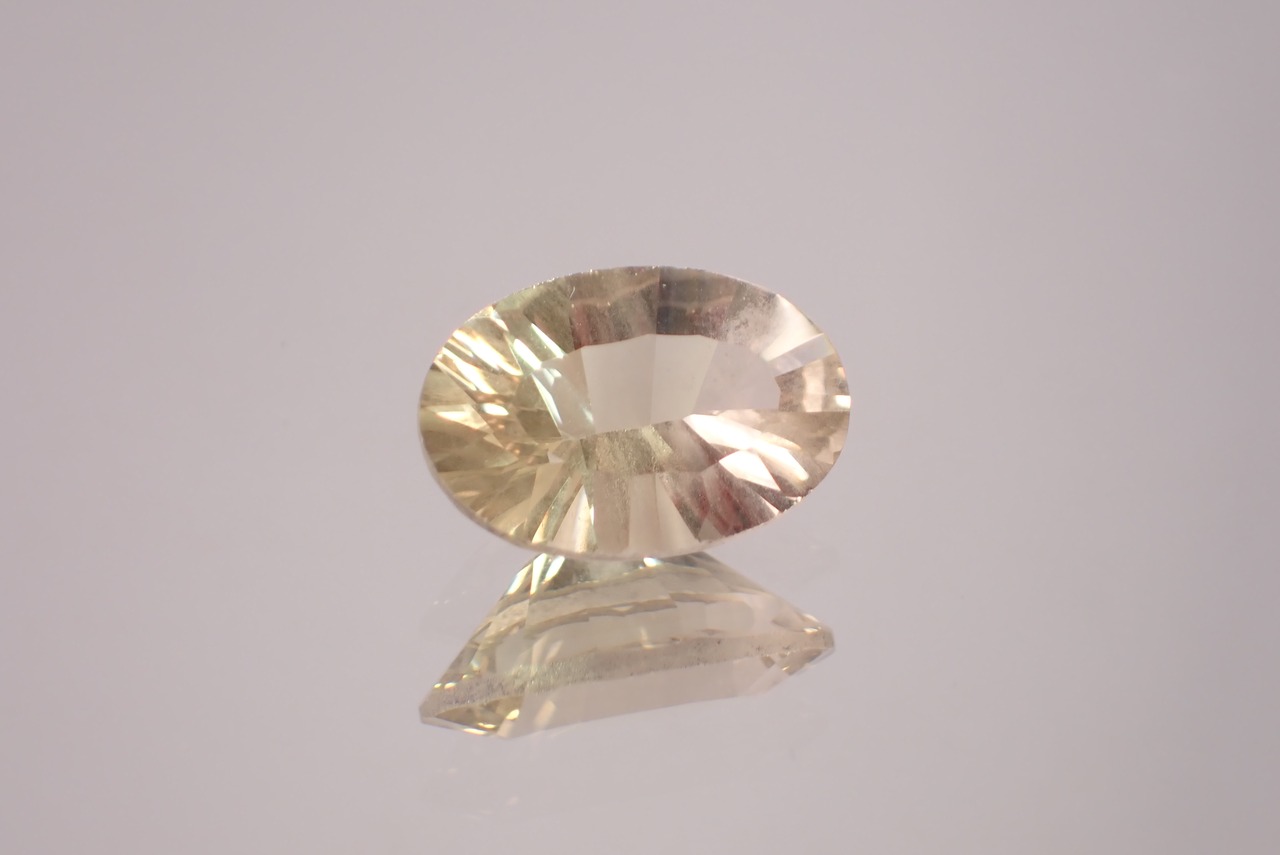 ヘリオドール(コンケーブカット)　2.03ct　[C10‐168]