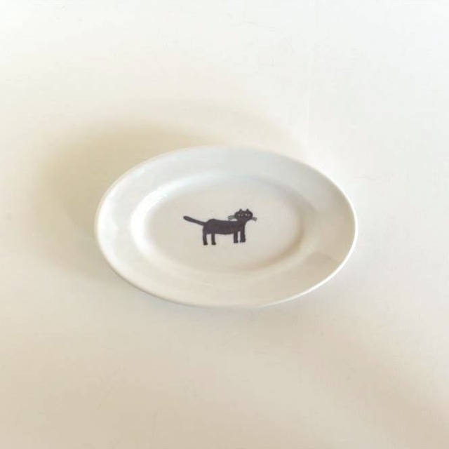 【トラネコボンボン 】猫の楕円皿(小)