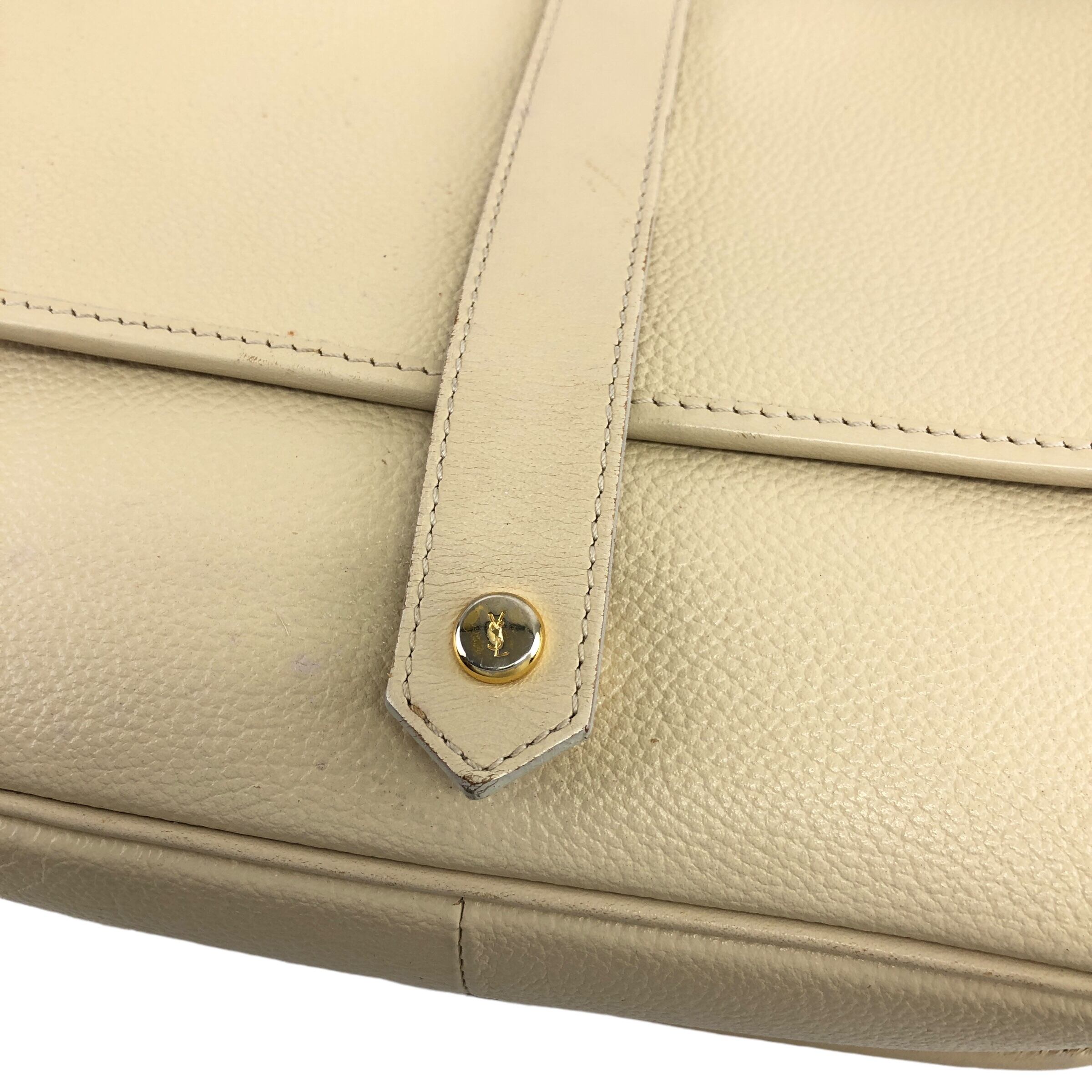 Yves Saint Laurent イヴ・サンローラン   ショルダーバッグ ベージュ  レザー  27fnf2 Yves Saint Laurent - Yves Saint Laurent イヴ・サンローラン
