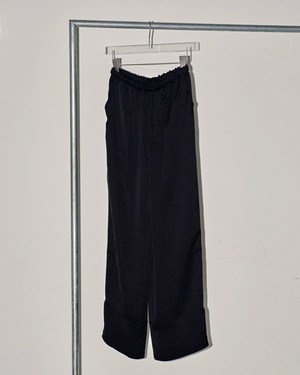 TODAYFUL(トゥデイフル)　Satin Easy Pants