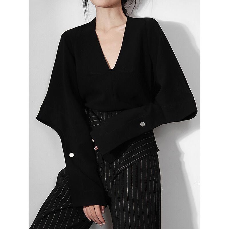 Vネックフレアスリーブプルオーバー K0039