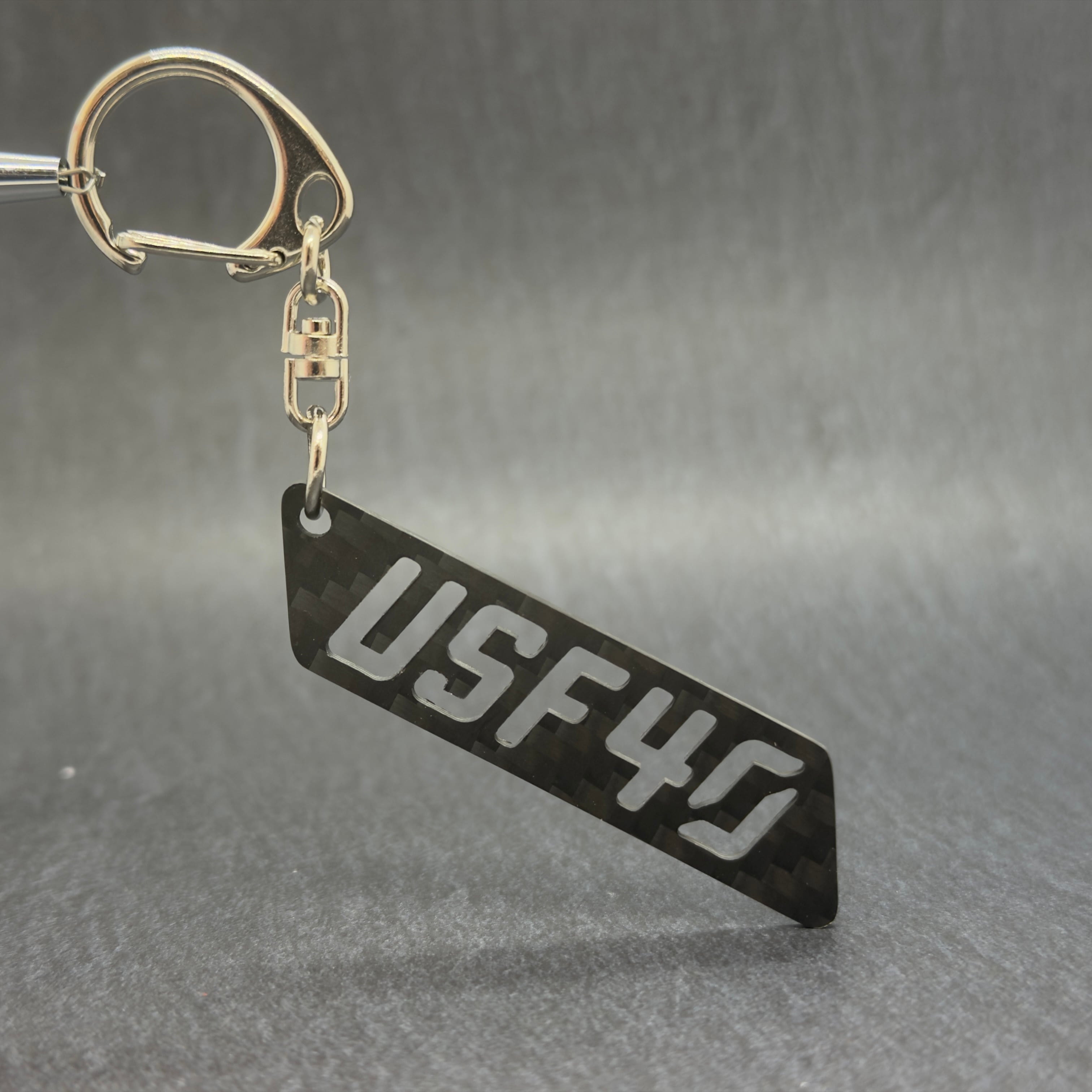 ドライカーボン 型式 キーホルダー USF40 USF41 USF45 USF46 UVF45 UVF46 レクサス LS 40系