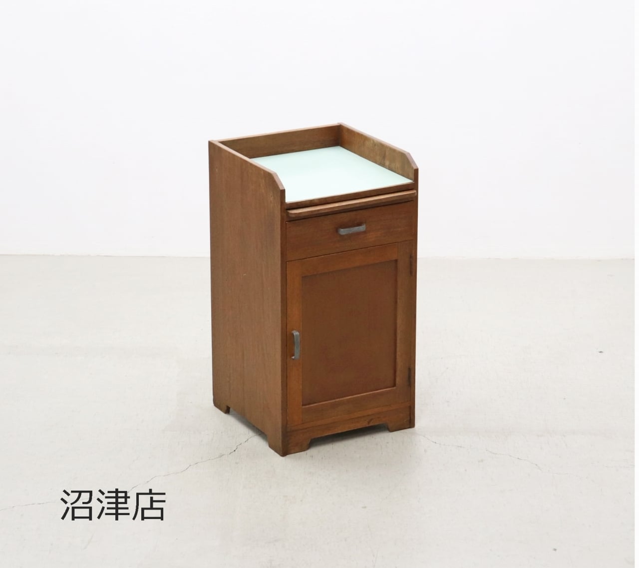 レトロ ラワン無垢材 トレー付き キャビネット 脇机 引き出し 花台 電話台 沼津店】レトロ ラワン無垢材 トレー付き キャビネット 脇机