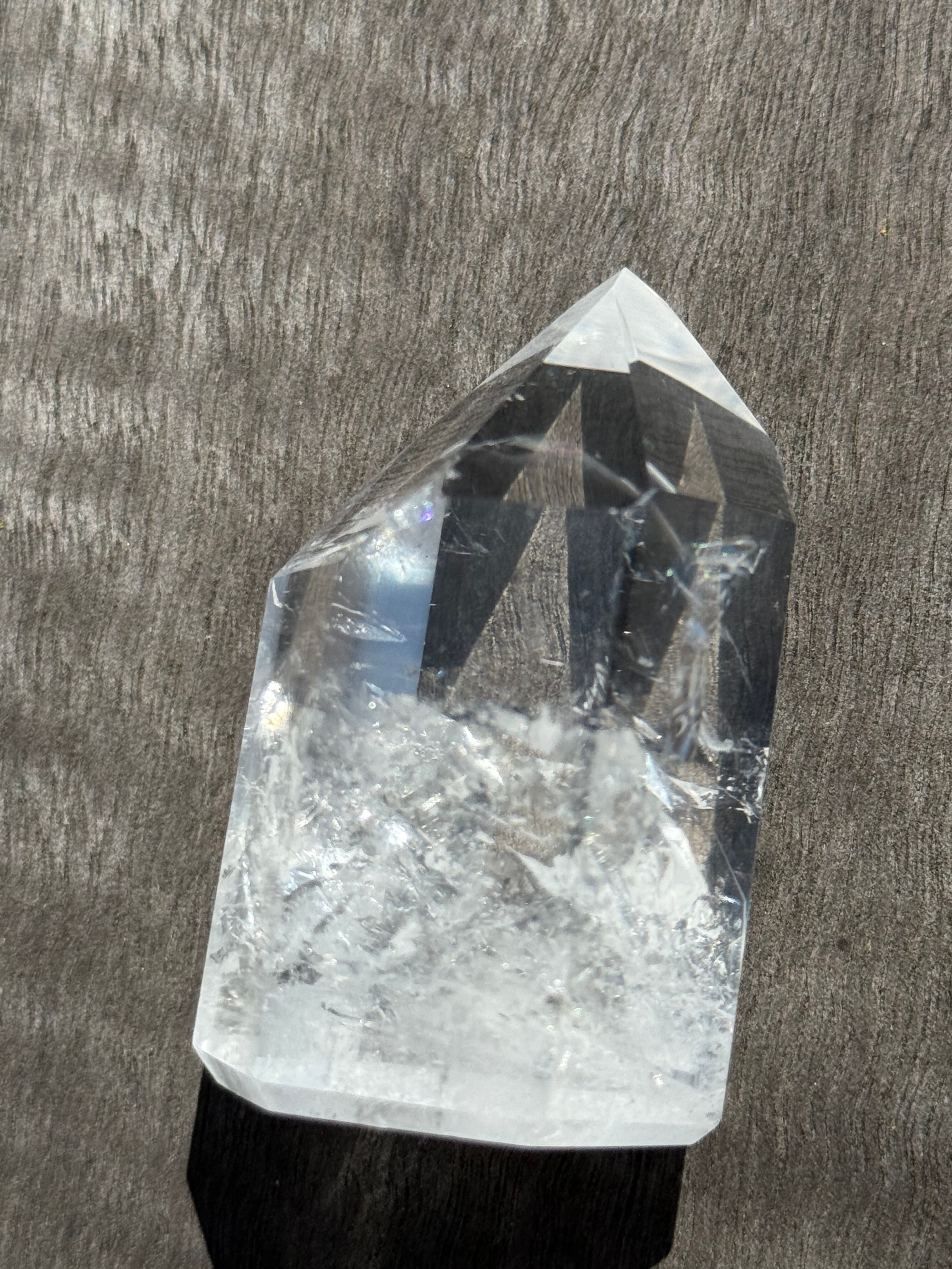 トマスゴンサガ産水晶ポイント 31 アイリス薄め