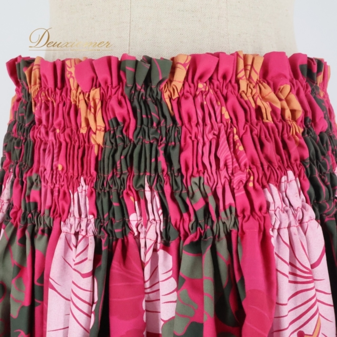 フラダンス 衣装 パウスカート フラガールズ ピンク系 HULA GIIRLS ハイビスカス柄 プルメリア柄 シングル シンプル かわいい 華やか 鮮やか 明るい 茶 白 ハワイアン アロハ ハワイアンプリント フラ ダンス レッスン 練習 花柄スカート