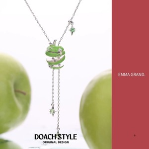 星屑をまとう林檎のネックレス E00573