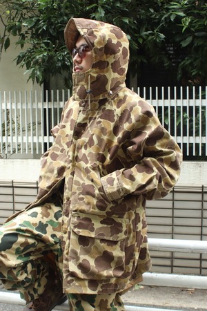 1980’s duck hunter camo hunting jacket with hoodie . size xlarge .