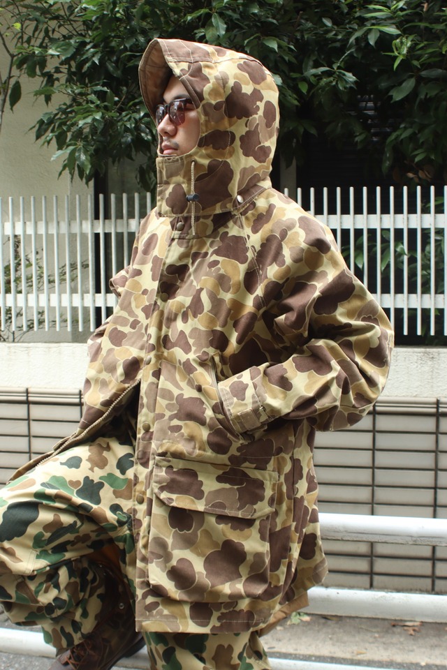 1980’s duck hunter camo hunting jacket with hoodie . size xlarge .