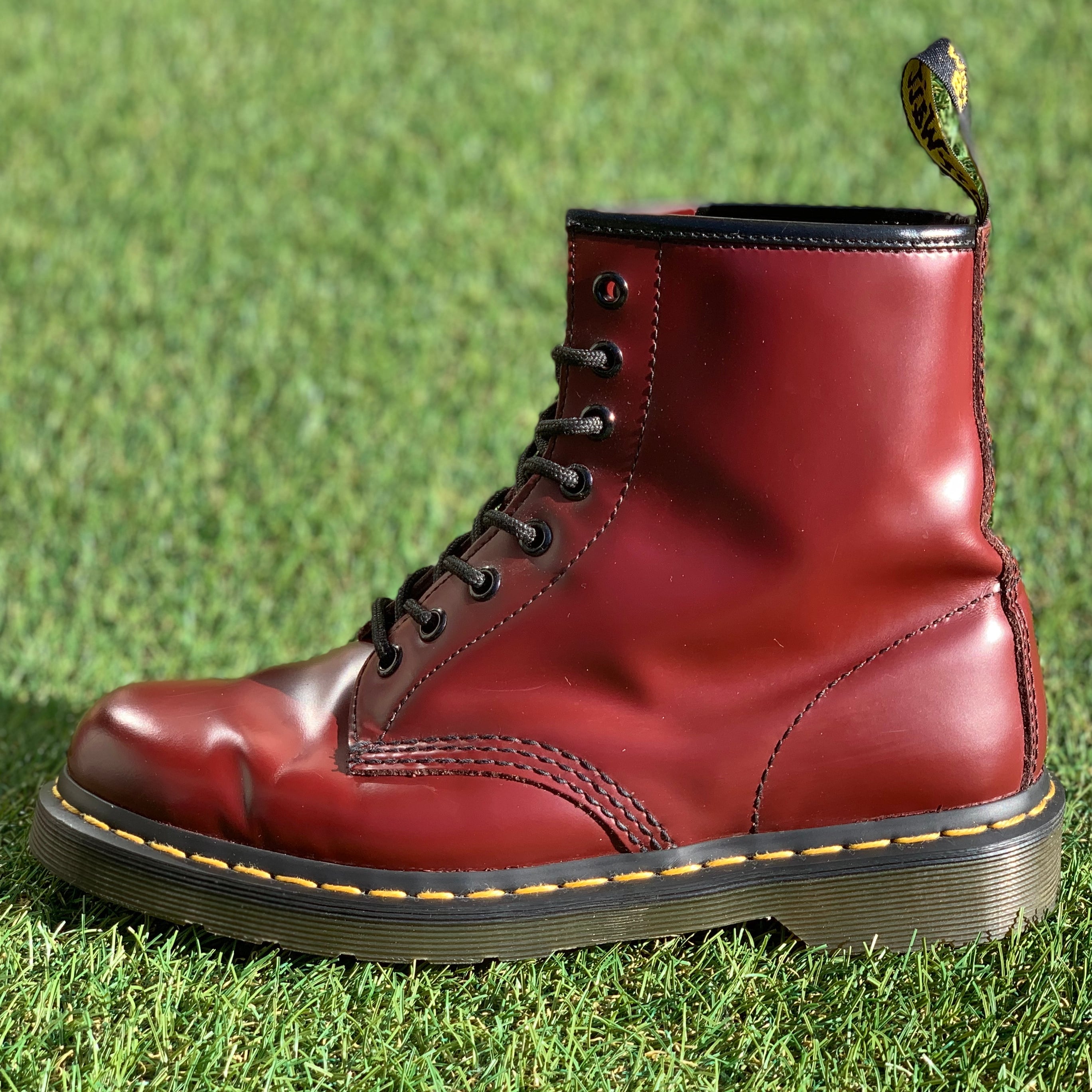 Dr.Martens ドクターマーチン 8ホールブーツ D16 | reshoe