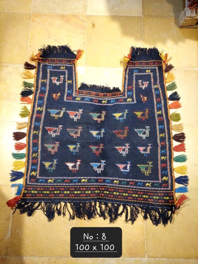 絨毯クエスト71【No.8】 ※現在、こちらの商品はイランに置いてあります。ご希望の方は先ずは在庫のご確認をお願いします。