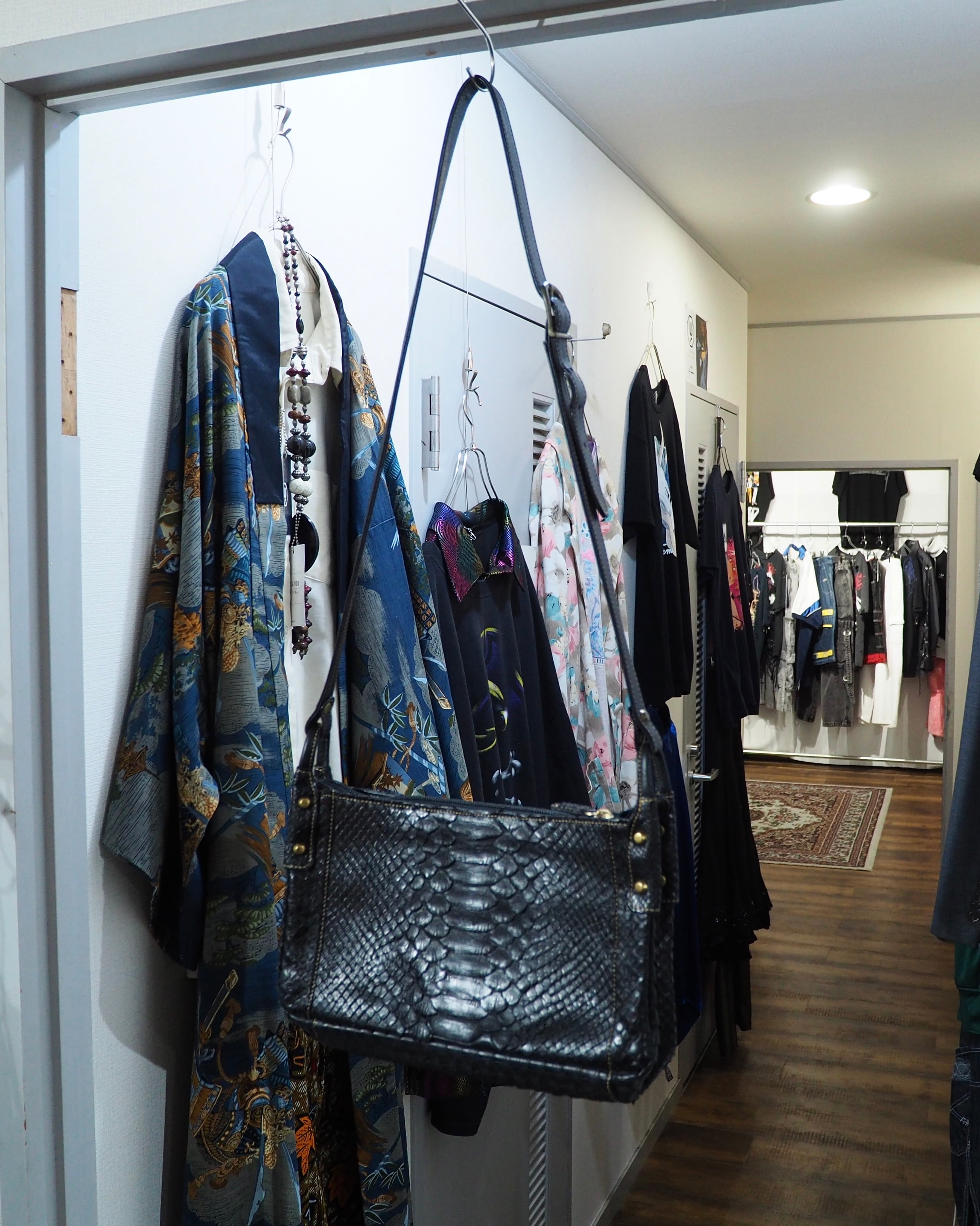1990s ” MONTOWA ” Black Python leather Weaving vintage Shoulder Bag