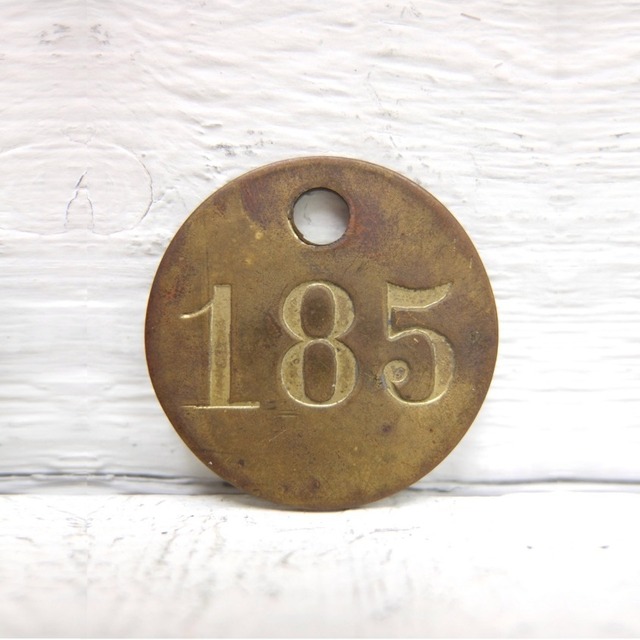 ビンテージ ナンバータグ 真鍮製 カウタグ "185"