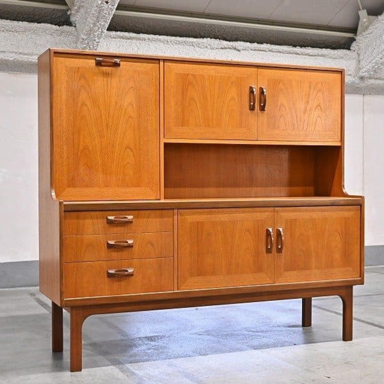 イギリス G-PLAN「シエラ」サイドボード 北欧 ヴィンテージ チーク材 キャビネット アンティーク 収納 引き出し ジープラン Sierra【中古家具/中古インテリア/USED家具ユーズド家具/リサイクル】