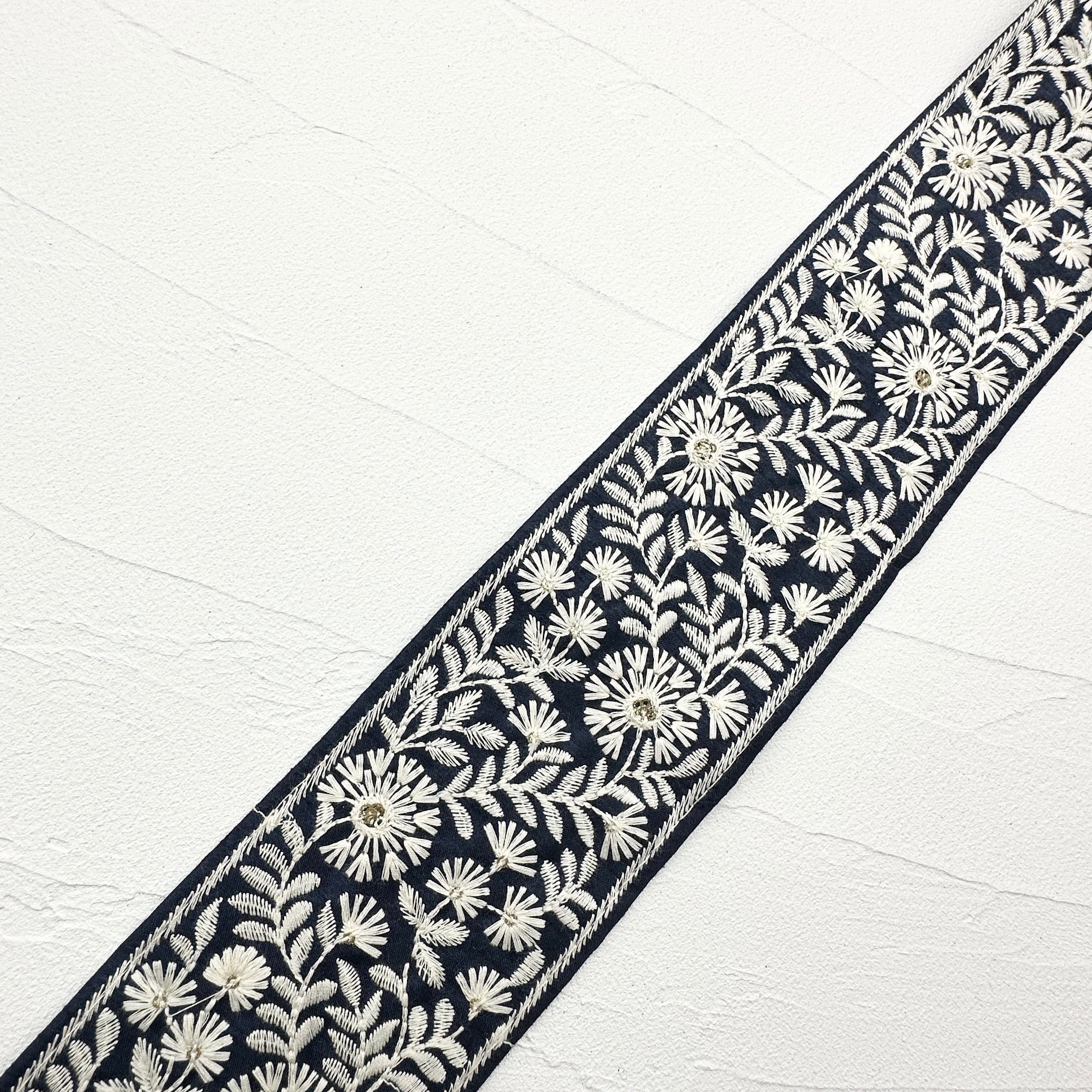 インド刺繍リボン [ネイビー] 1161 | インド刺繍リボン専門店Rino Ribbon