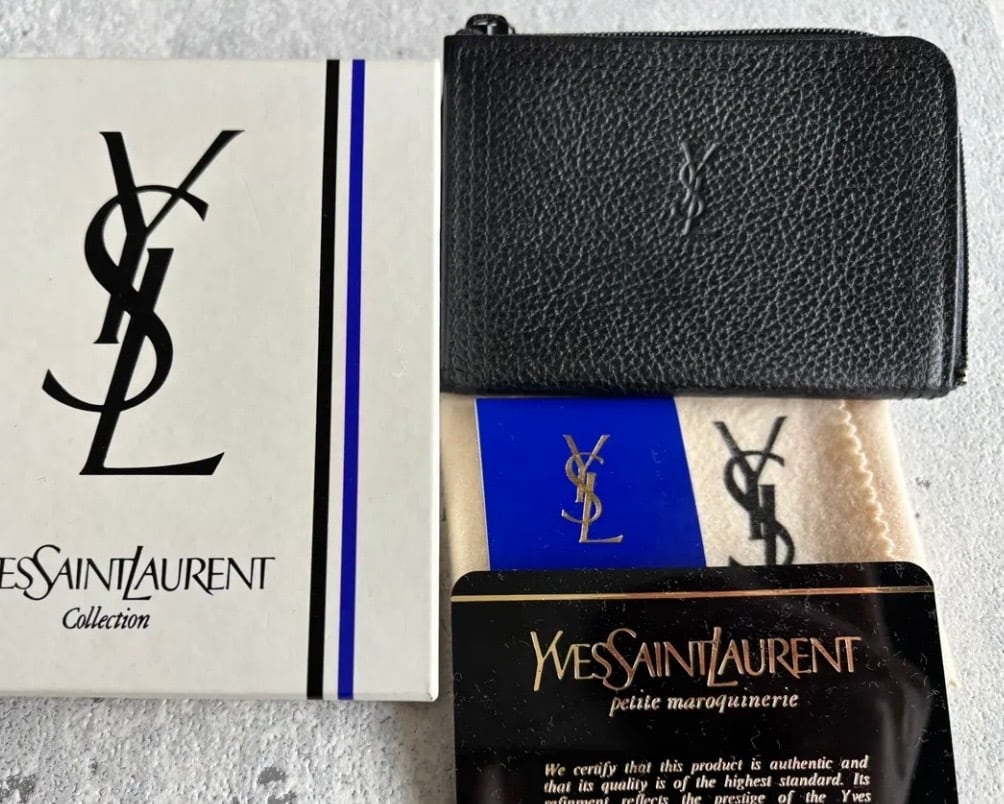 Yves Saint Laurent カサンドラロゴ型押し マルチコインケース ブラック 箱付き