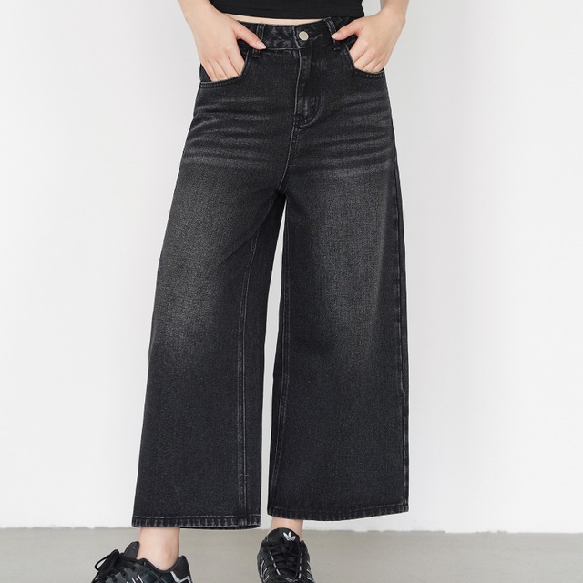 black denim cropped length PANTS　v-675