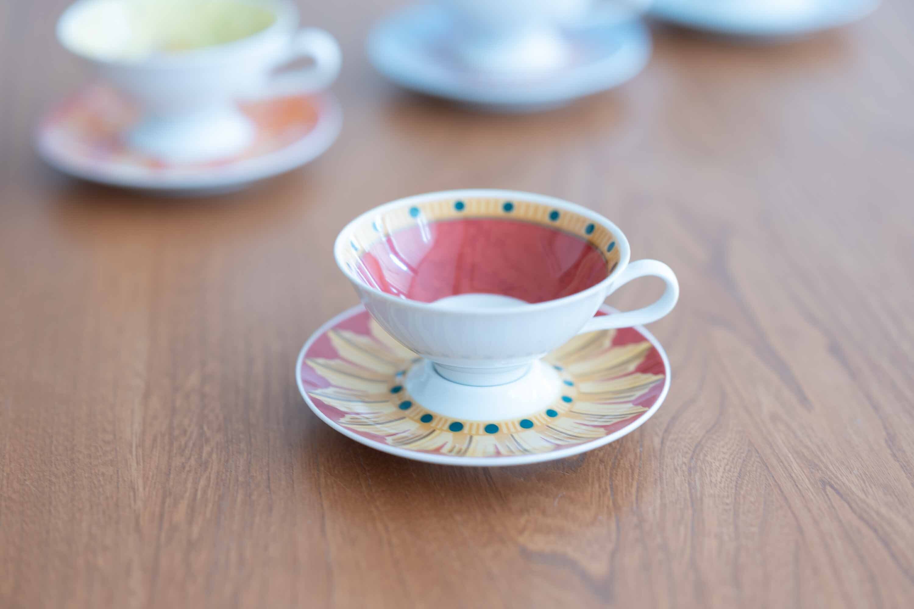 ドイツ Rosenthal (ローゼンタール)製 ミニ エスプレッソカップ オーソーレミオ(私の太陽)赤に黄色の花