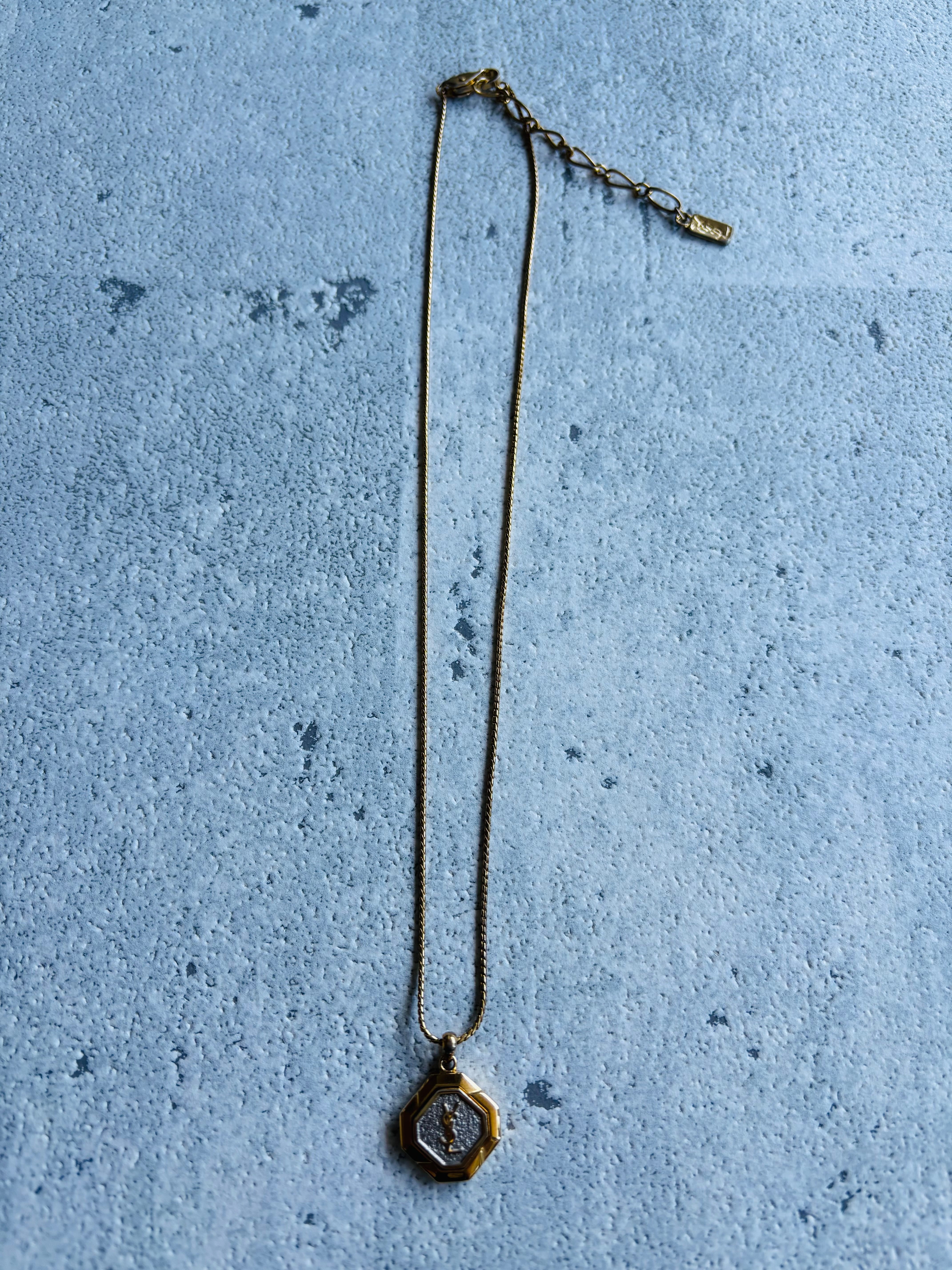 Yves Saint Laurent | Petit luxe Vintage