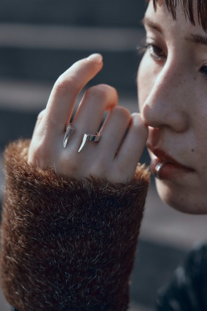 Cat’s Fang Ring
