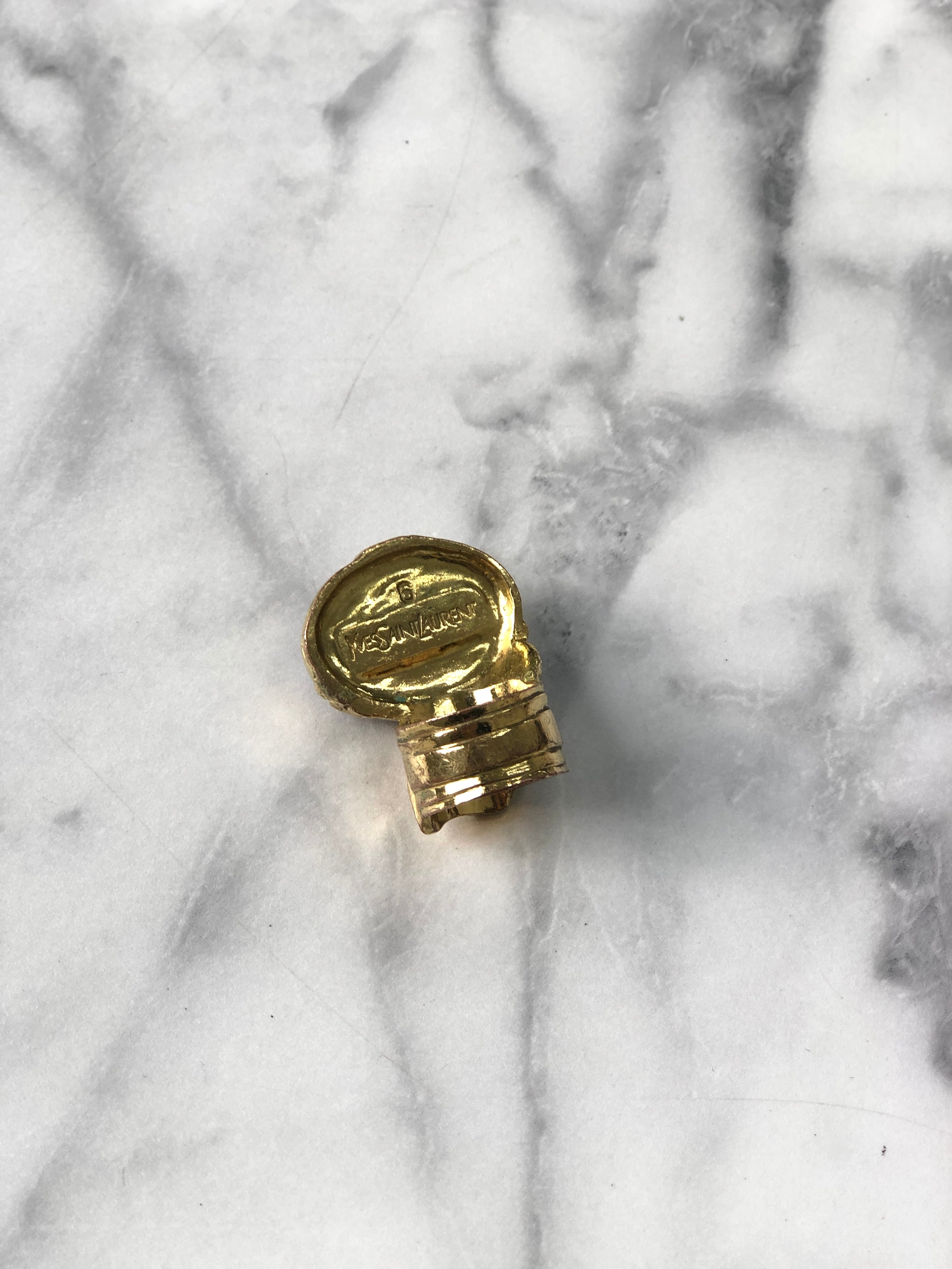 Yves Saint Laurent イヴ・サンローラン ブルーストーン リング Yves Saint Laurent イヴ・サンローラン ブルーストーン リング